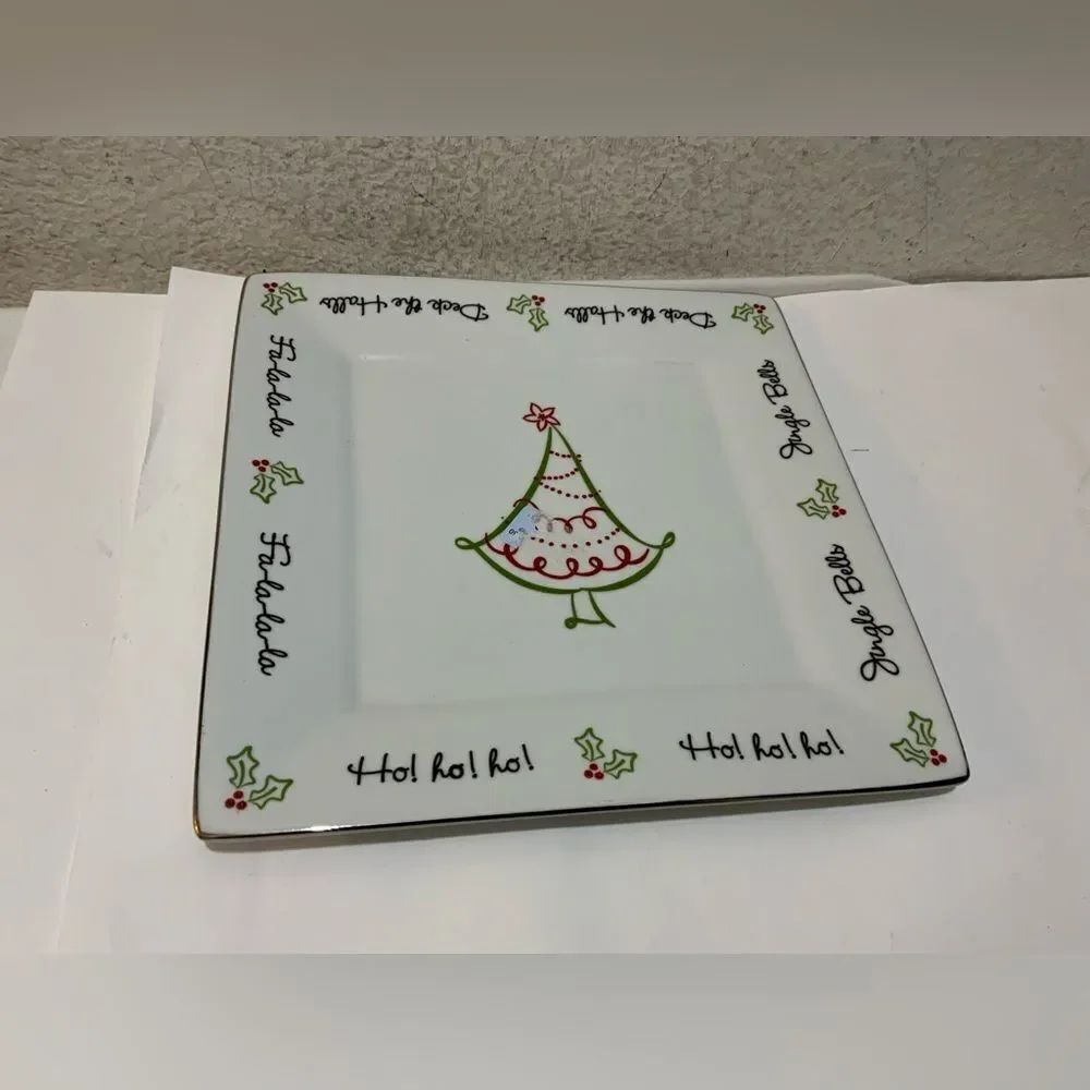 St. Nicholas Square Dinner/Decorative Plate 'Tis the season G18